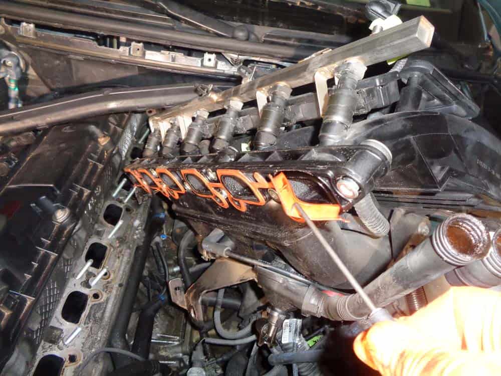 See P082D repair manual